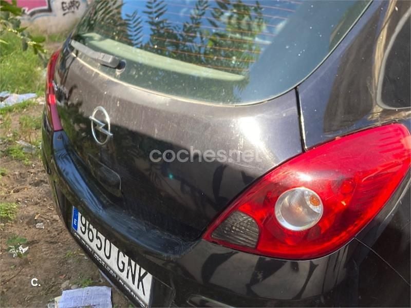 Usado Opel Corsa Essentia 65 CV (47 kW) 2009 Negro Berlina
