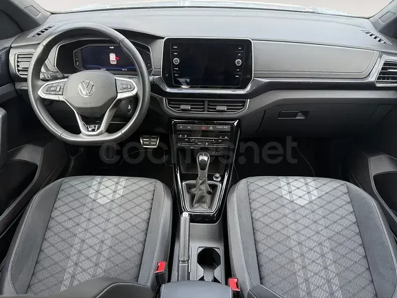 Usado VW T-Cross R-line 116 CV (85 kW) 2024 Gris / plata SUV