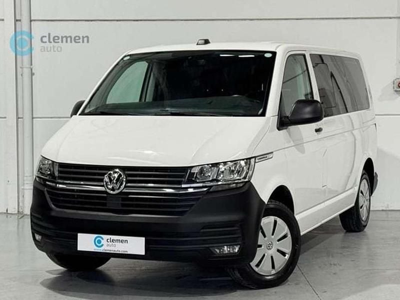 Usado VW Caravelle Comfortline 150 CV (110 kW) 2023 Blanco Monovolumen