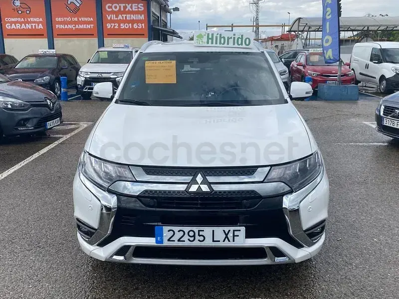 Usado Mitsubishi Outlander P-HEV 224 CV (164 kW) 2021 Blanco SUV