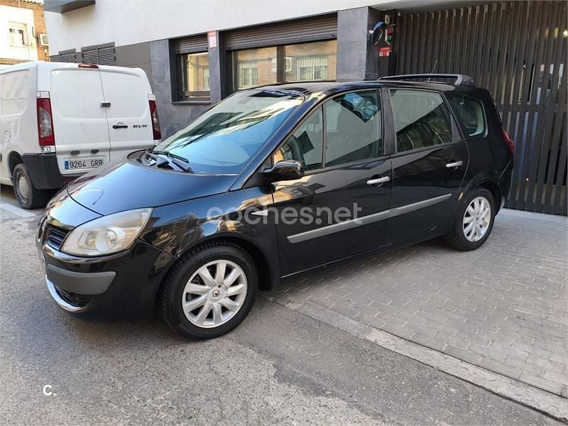 Usado Renault Grand Scénic II Dynamique 105 CV (77 kW) 2008 Negro Monovolumen