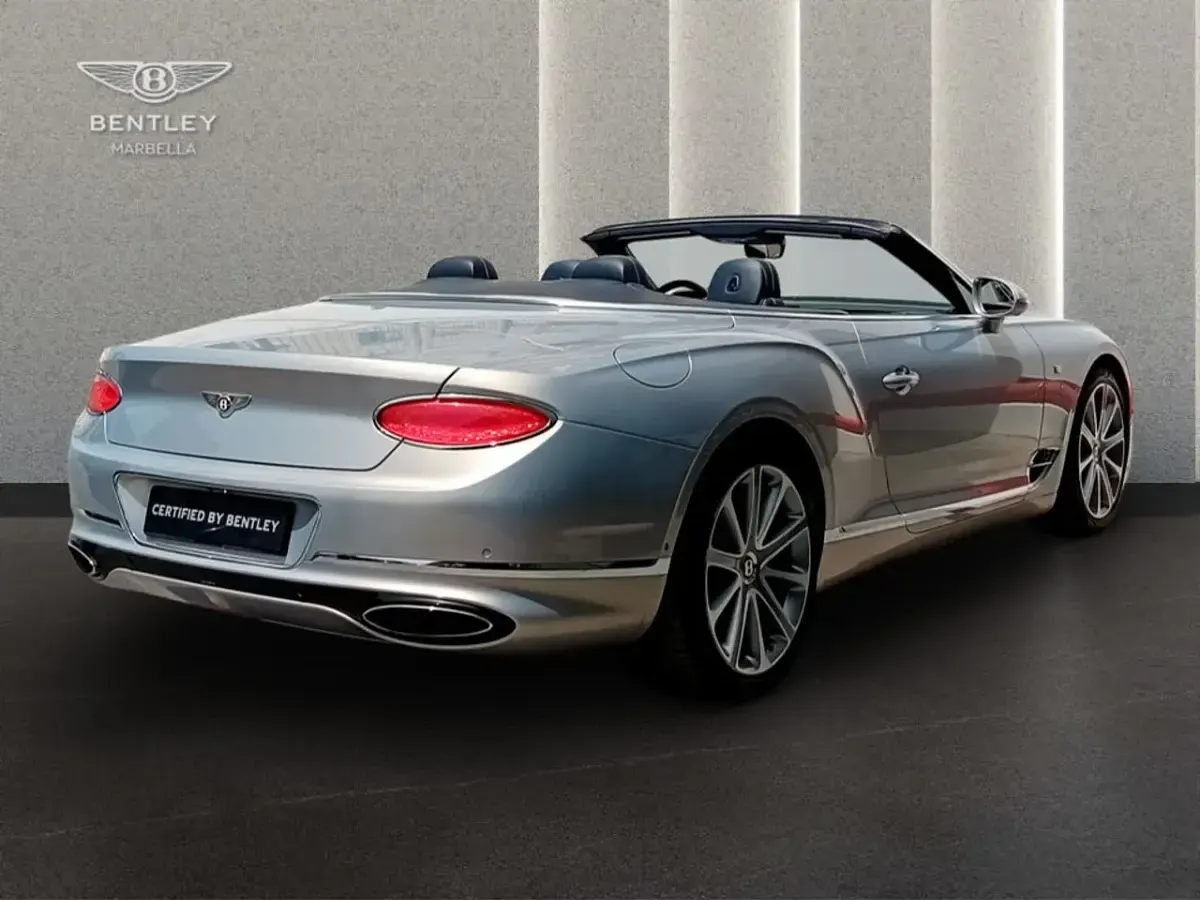 Usado Bentley Continental GT Convertible 635 CV (467 kW) 2019 Plata metalizado Descapotable