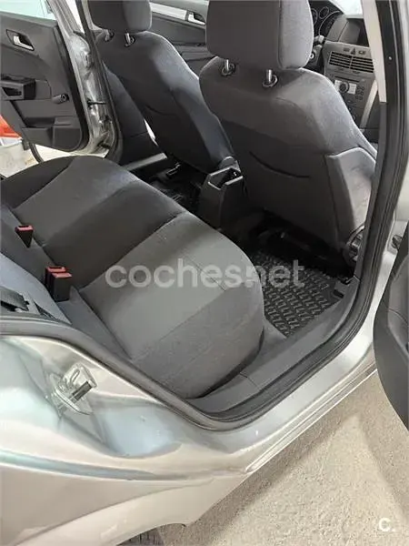 Usado Opel Astra Enjoy 100 CV (73 kW) 2007 Gris / plata Berlina