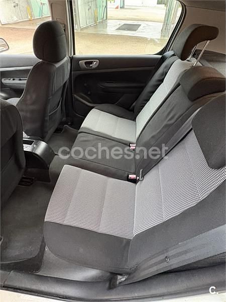 Usado Peugeot 307 110 CV (80 kW) 2005 Blanco Berlina