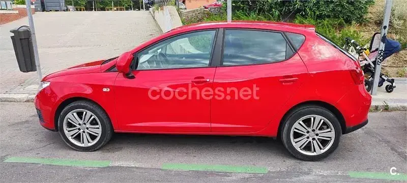 Usado Seat Ibiza 90 CV (66 kW) 2010 Rojo Berlina