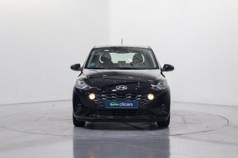 Usado Hyundai i10 67 CV (49 kW) 2023 Negro Utilitario