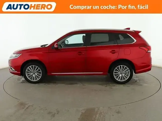 Usado Mitsubishi Outlander P-HEV 224 CV (164 kW) 2021 Rojo SUV