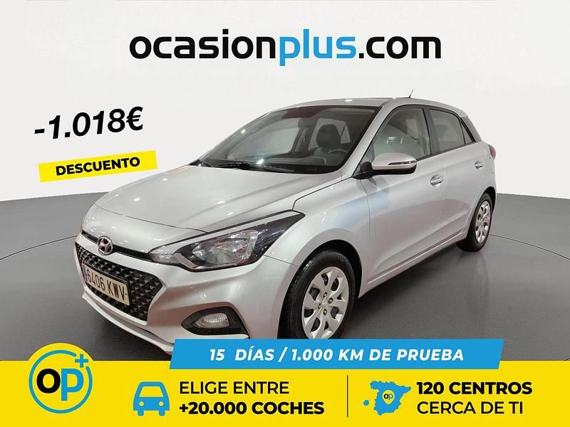 Usado Hyundai i20 75 CV (55 kW) 2019 Gris Utilitario