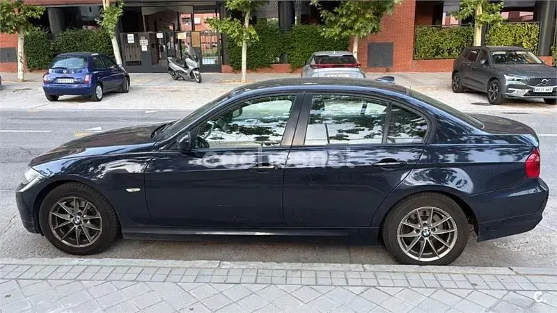 Usado BMW 320 177 CV (130 kW) 2011 Azul Berlina