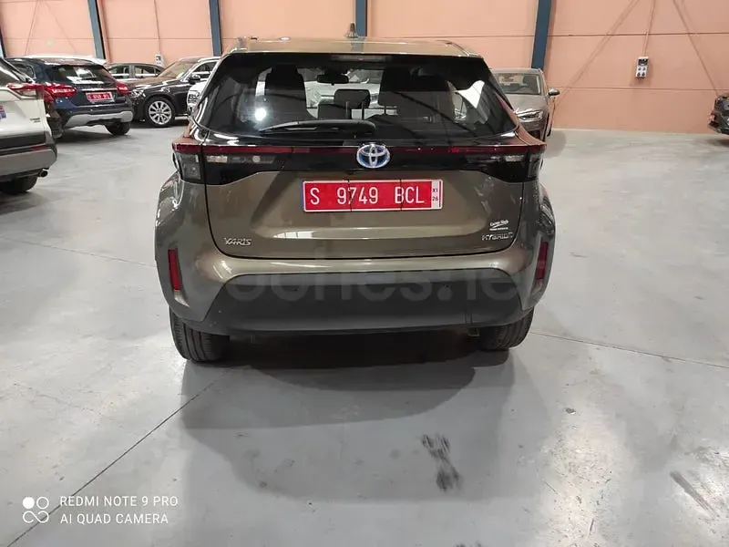 Usado Toyota Yaris Cross Business Edition 116 CV (85 kW) 2023 Beige SUV