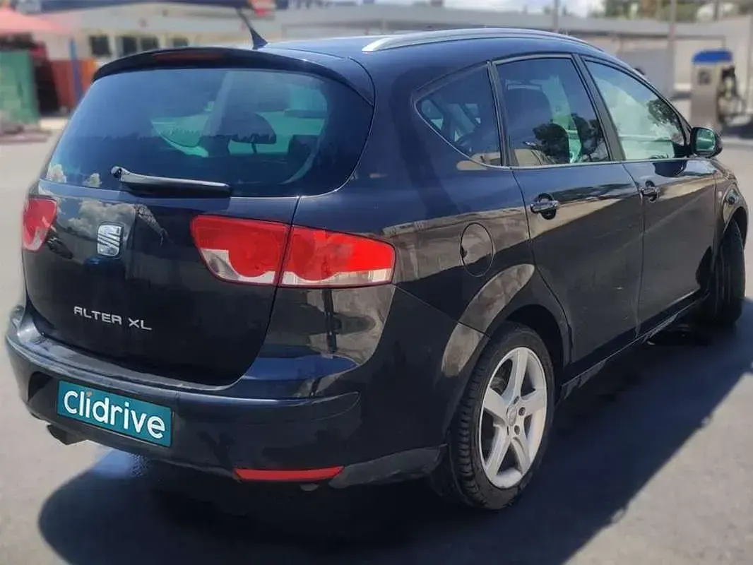 Usado Seat Altea Style 140 CV (102 kW) 2010 Negro Monovolumen
