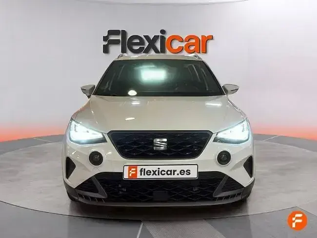 Usado Seat Arona Xperience 110 CV (80 kW) 2023 Blanco SUV
