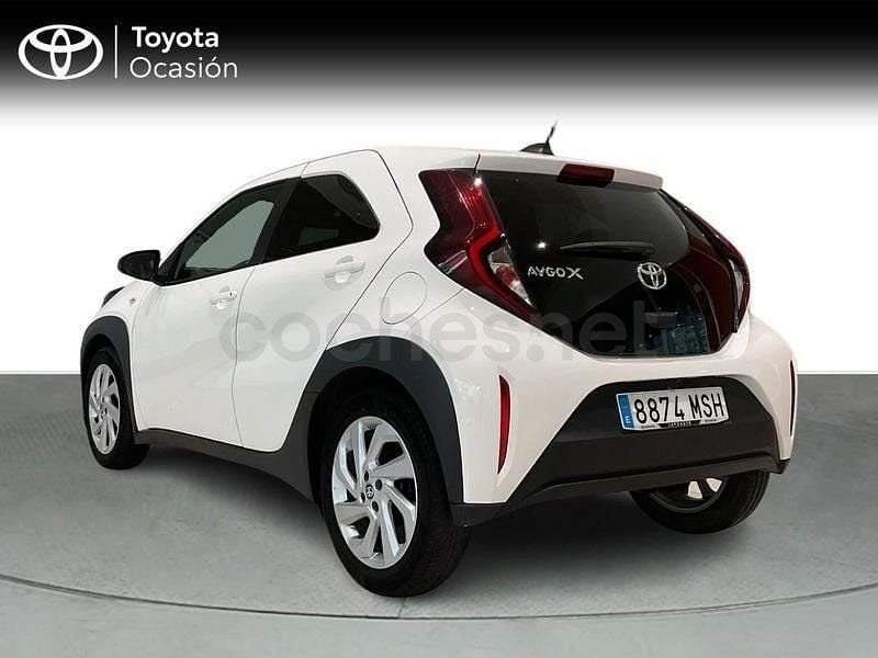 Usado Toyota Aygo X Play 72 CV (52 kW) 2024 Blanco SUV