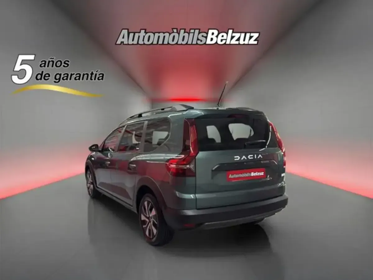 Usado Dacia Jogger Expression 110 CV (80 kW) 2025 Verde Monovolumen