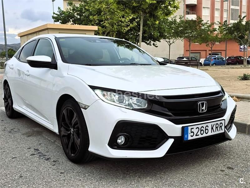 Usado Honda Civic Elegance 129 CV (94 kW) 2018 Blanco Berlina