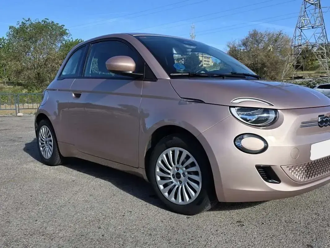 Usado Fiat 500e Action 69 kW (94 CV) 2021 Beige Utilitario