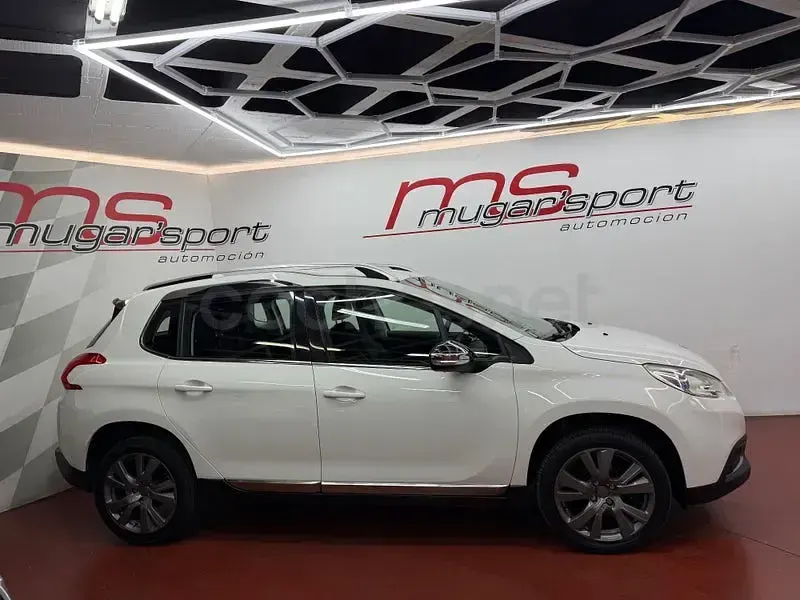 Usado Peugeot 2008 Allure 110 CV (80 kW) 2015 Blanco SUV