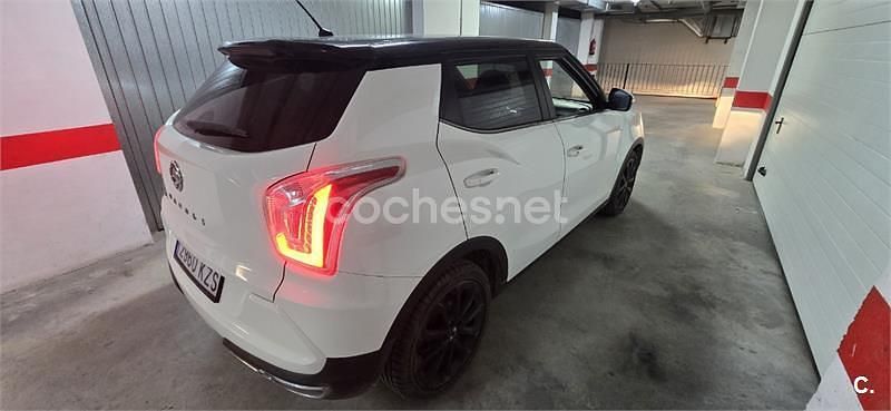 Usado Ssangyong (KGM) Tivoli Limited 115 CV (84 kW) 2019 Blanco SUV