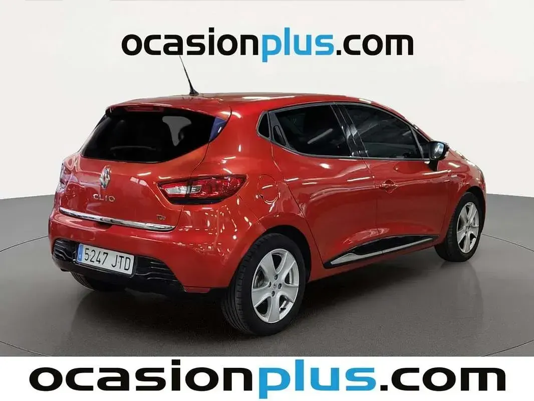Usado Renault Clio LIMITED 90 CV (66 kW) 2016 Rojo Utilitario