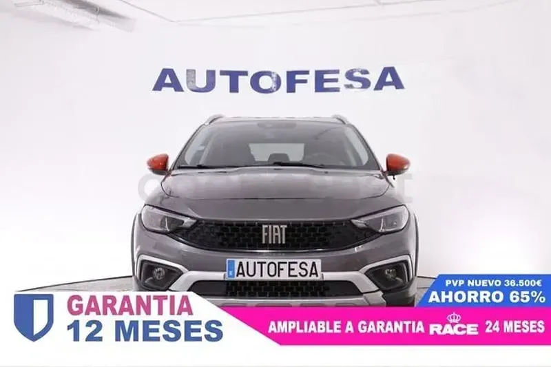 Usado Fiat Tipo Cross 100 CV (73 kW) 2022 Gris / plata Berlina