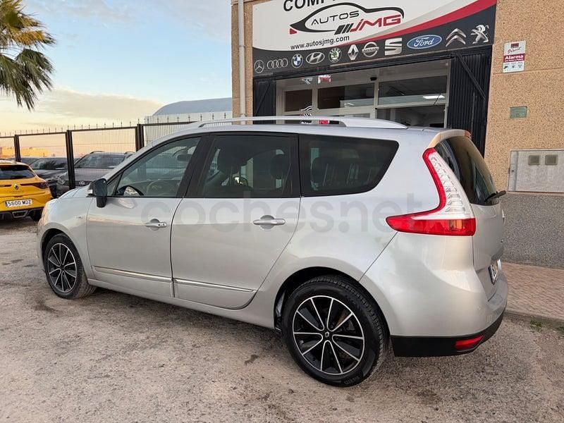 Usado Renault Grand Scénic III Bose Edition 130 CV (95 kW) 2013 Gris / plata Monovolumen