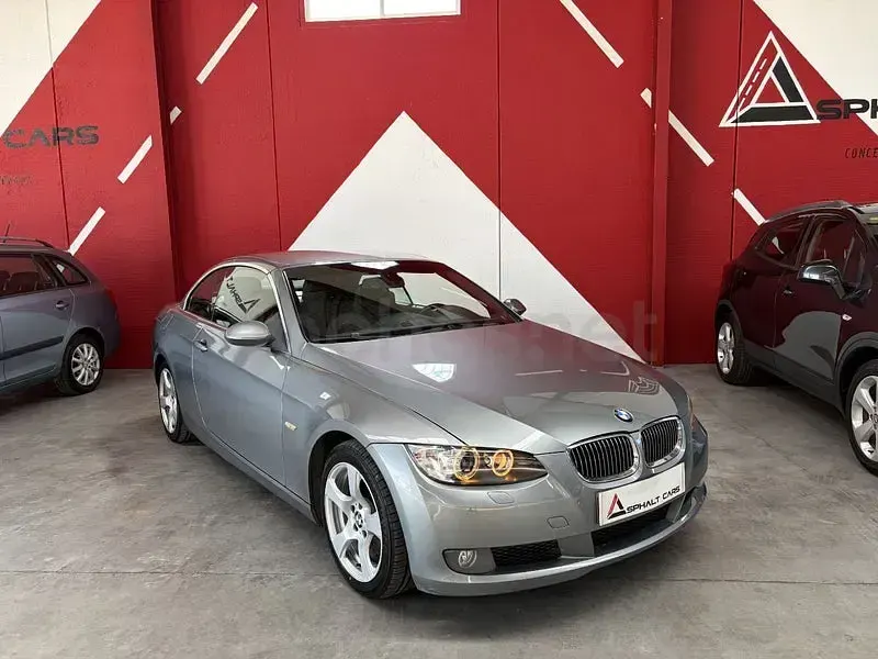 Usado BMW 320 Cabriolet 177 CV (130 kW) 2009 Gris / plata Descapotable