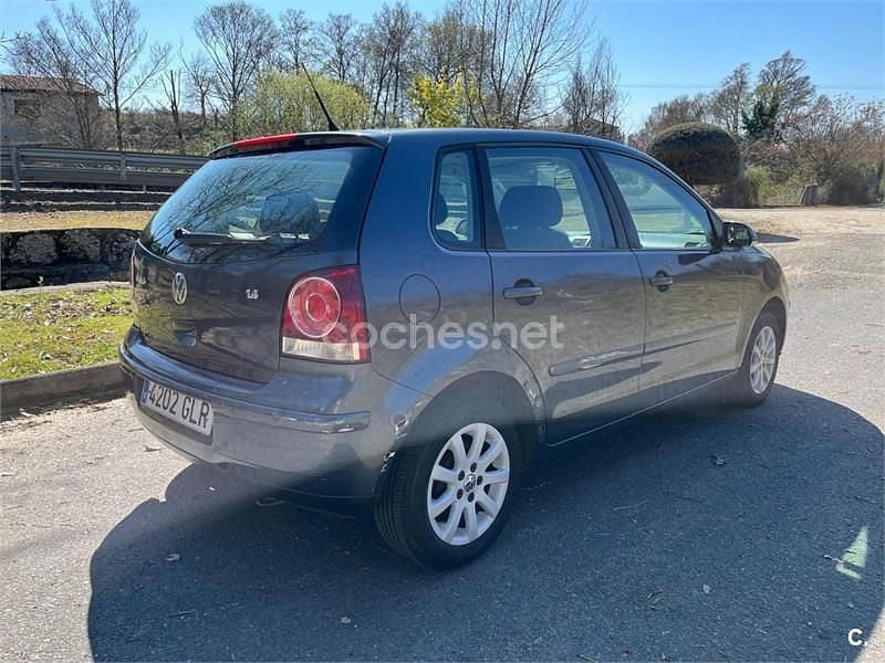 Usado VW Polo Edition 80 CV (58 kW) 2009 Gris / plata Utilitario