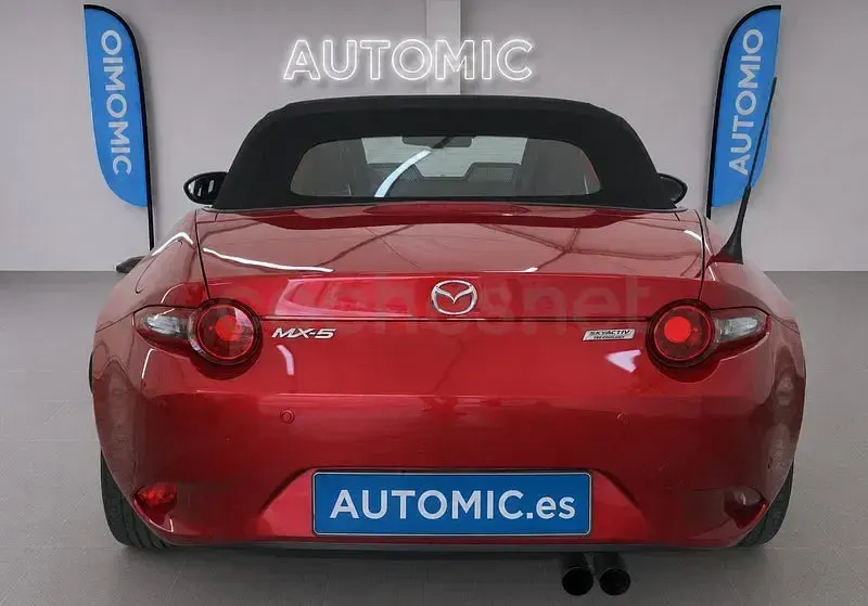 Usado Mazda MX5 Style 131 CV (96 kW) 2015 Rojo Descapotable