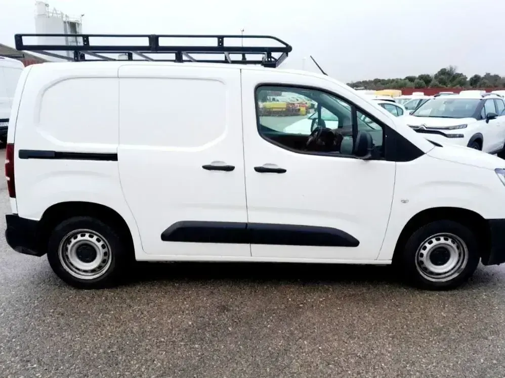 Używany Toyota Proace City City 100 KM (73 kW) 2022 Biały Minivan