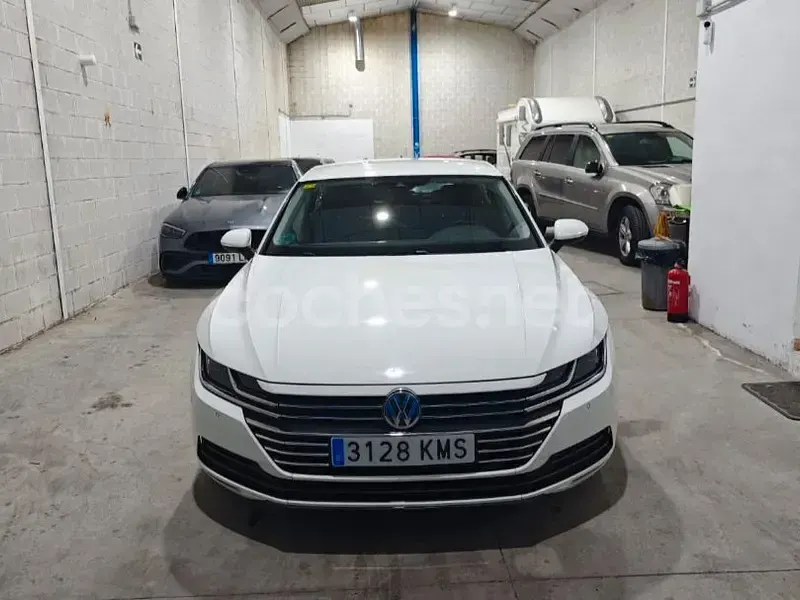 Usado VW Arteon 150 CV (110 kW) 2018 Blanco Utilitario