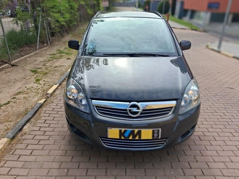 Usado Opel Zafira Tourer Expression 115 CV (84 kW) 2013 Gris / plata Monovolumen