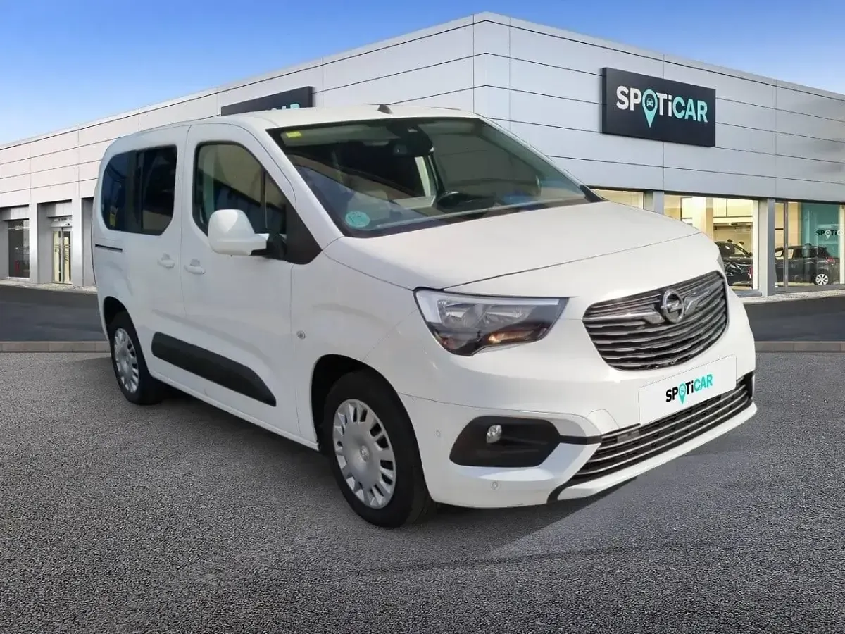 Usado Opel Combo Innovation 131 CV (96 kW) 2019 Blanco Monovolumen