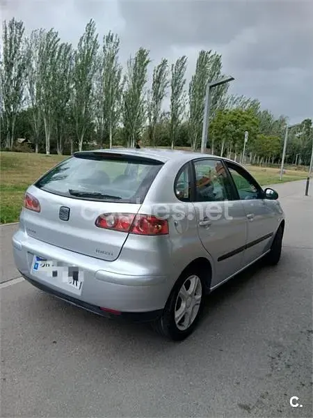 Usado Seat Ibiza Sport 64 CV (47 kW) 2004 Gris / plata Utilitario