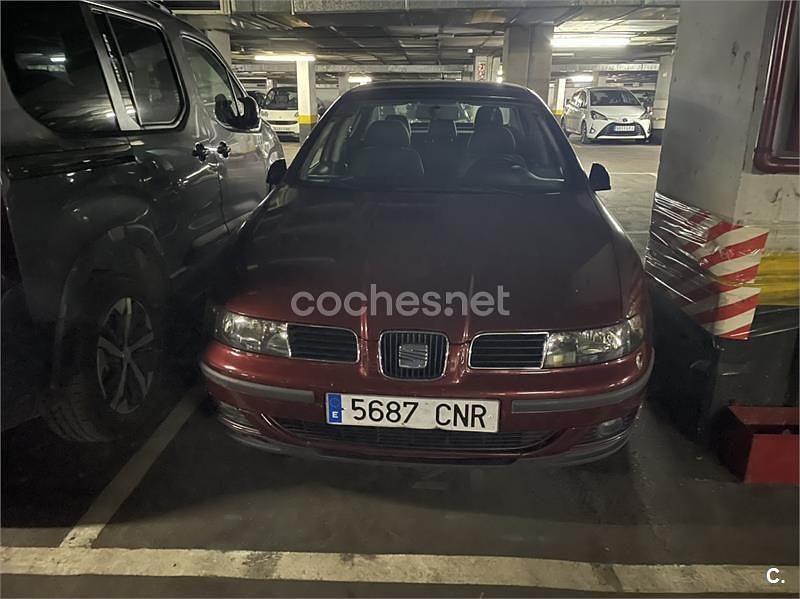 Usado Seat Toledo Stella 110 CV (80 kW) 2003 Granate Berlina