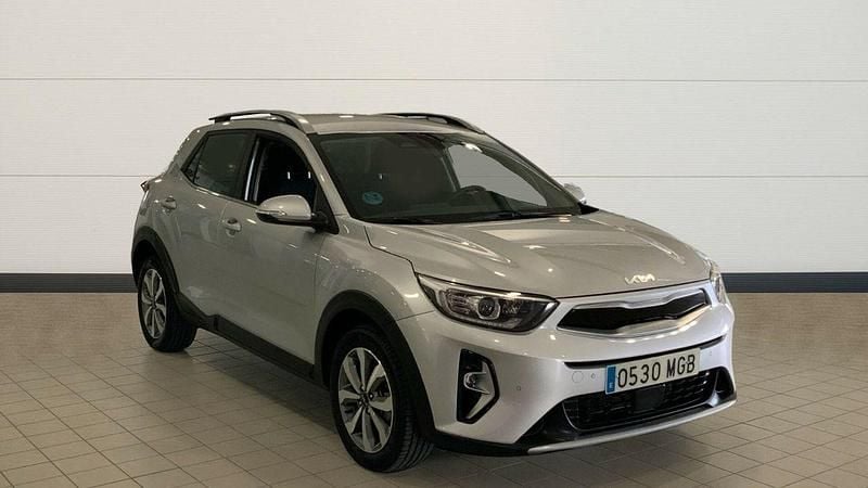 Plata Usado 2023 Kia Stonic SUV | 18.200 € (Un poco caro) - Imagen 1/1