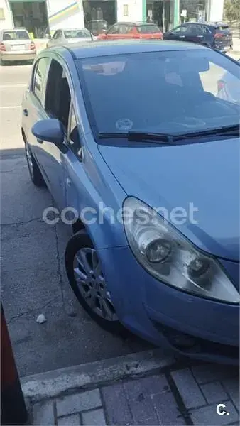 Usado Opel Corsa Cosmo 90 CV (66 kW) 2009 Gris / plata Utilitario