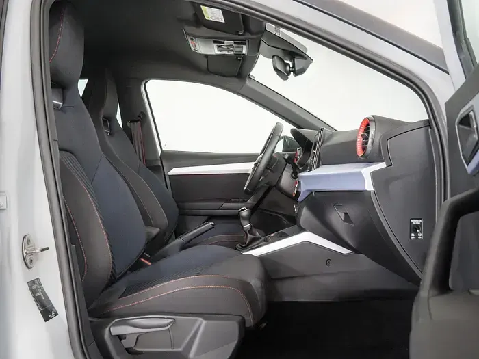 Usado Seat Arona FR 115 CV (84 kW) 2025 Blanco SUV