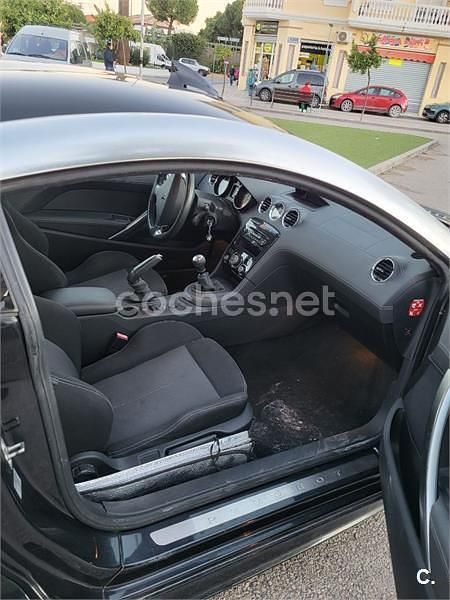 Usado Peugeot RCZ 163 CV (119 kW) 2010 Negro Coupe