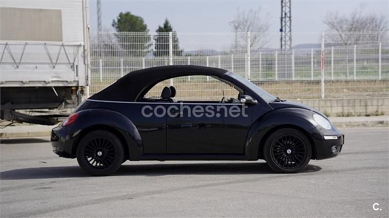 Usado VW New Beetle Cabriolet 102 CV (75 kW) 2009 Negro Descapotable