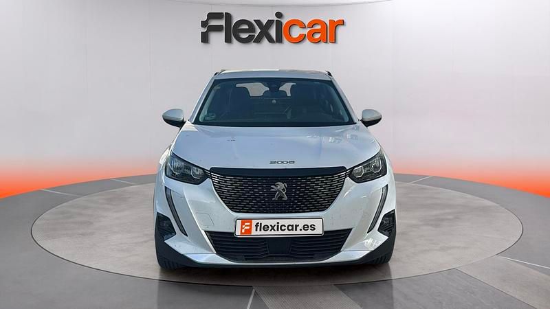 Usado Peugeot 2008 Active 110 CV (80 kW) 2021 Blanco SUV