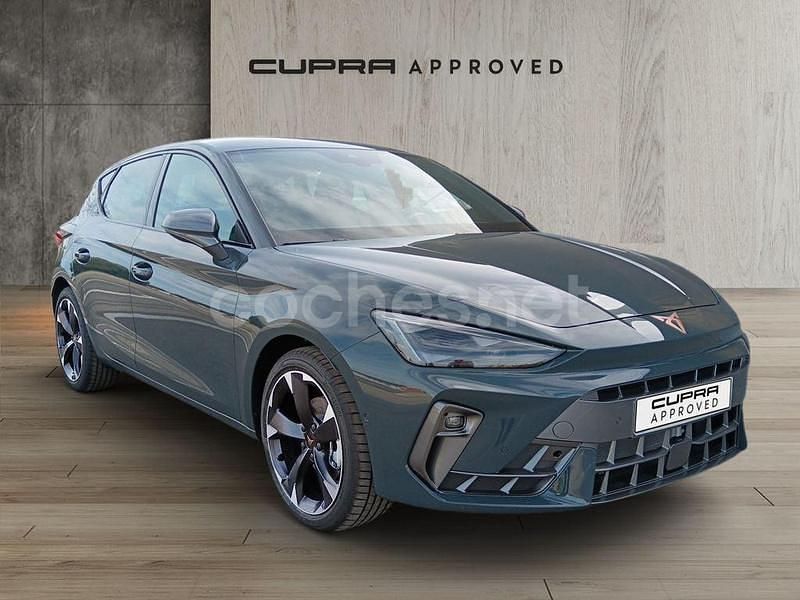 Azul Nuevo 2025 Cupra Leon Berlina | 34.600 € - Imagen 1/4
