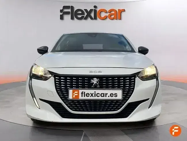 Usado Peugeot 208 Active 100 CV (73 kW) 2023 Blanco Utilitario