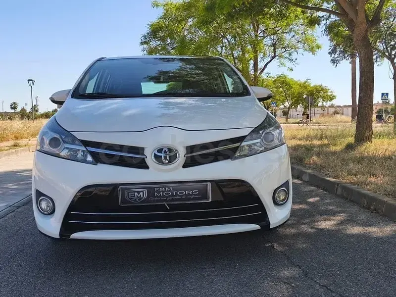 Usado Toyota Verso Comfort 112 CV (82 kW) 2014 Blanco Monovolumen