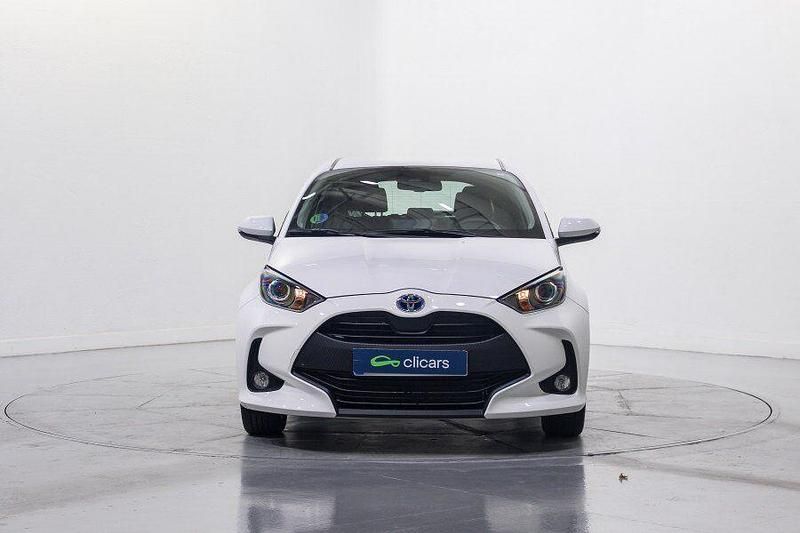 Usado Toyota Yaris Hybrid Active 116 CV (85 kW) 2024 Blanco Berlina