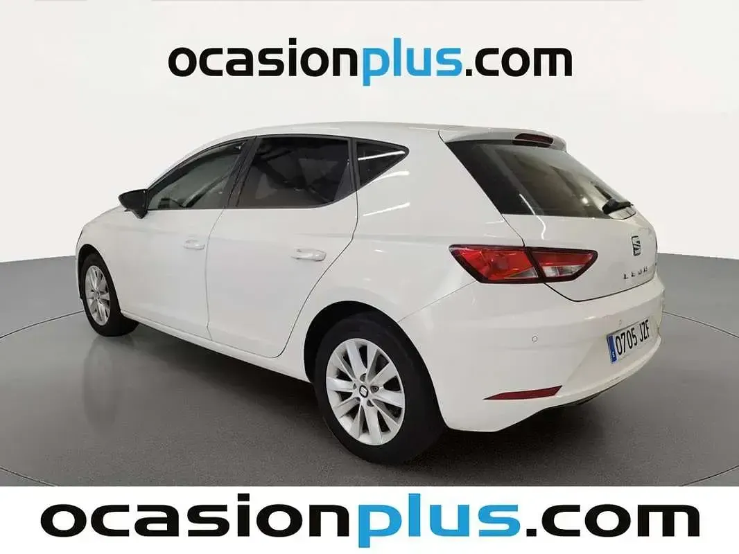 Usado Seat Leon Style 110 CV (80 kW) 2017 Blanco Utilitario