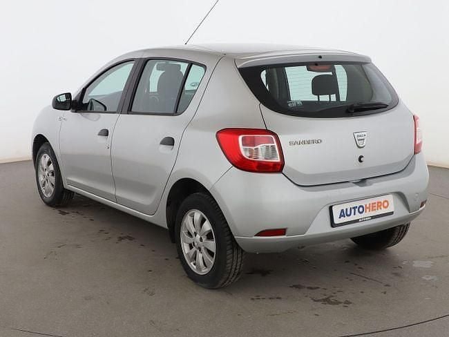 Usado Dacia Sandero 75 CV (55 kW) 2016 Gris Utilitario