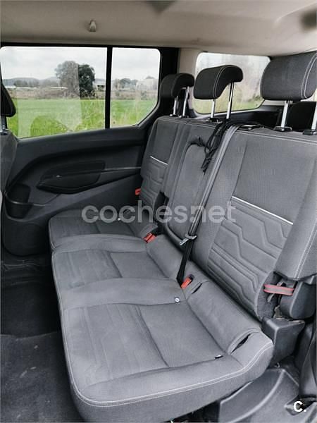 Usado Ford Grand Tourneo Connect Titanium 120 CV (88 kW) 2018 Negro Monovolumen