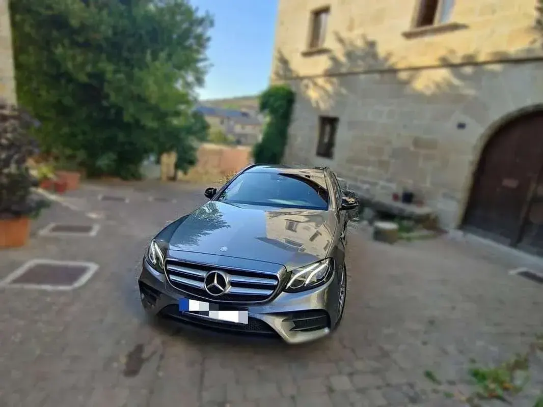 Usado Mercedes E350 258 CV (189 kW) 2017 Gris Familiar