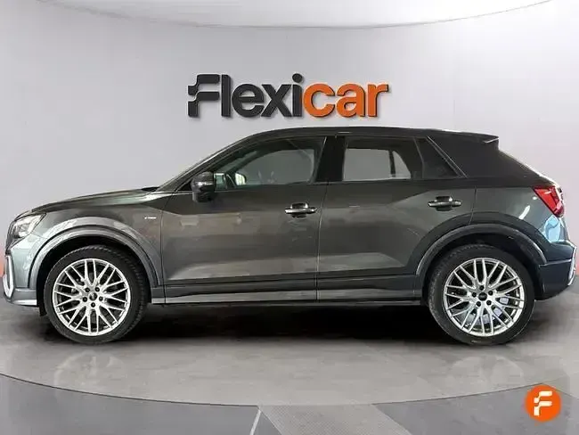 Usado Audi Q2 S-Line 150 CV (110 kW) 2024 Gris SUV