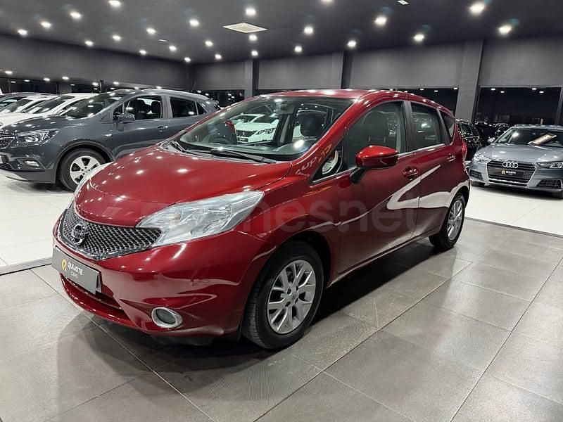 Usado Nissan Note Acenta 80 CV (58 kW) 2015 Granate Berlina